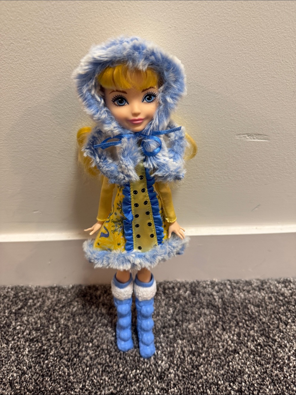 Ever After High Blondie Locks Winter Wonderland Doll